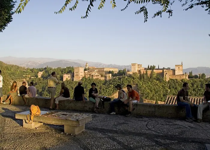 Carmen Vistas De La Alhambra
